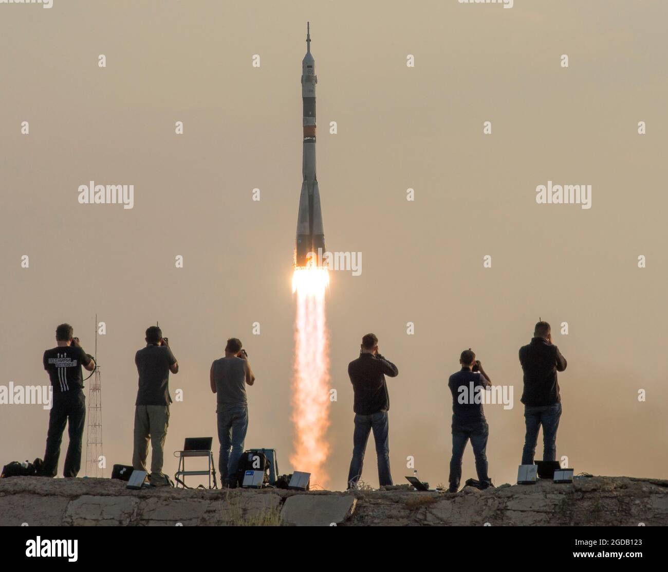 Un cohete Soyuz se eleva desde el cosmódromo de Baikonur en Kazaksstan Foto de stock