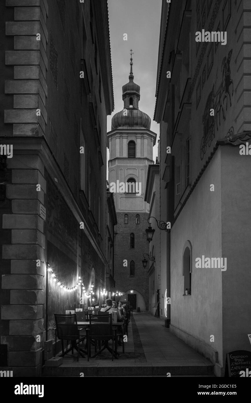 Ciudad vieja de Varsovia por la noche Foto de stock