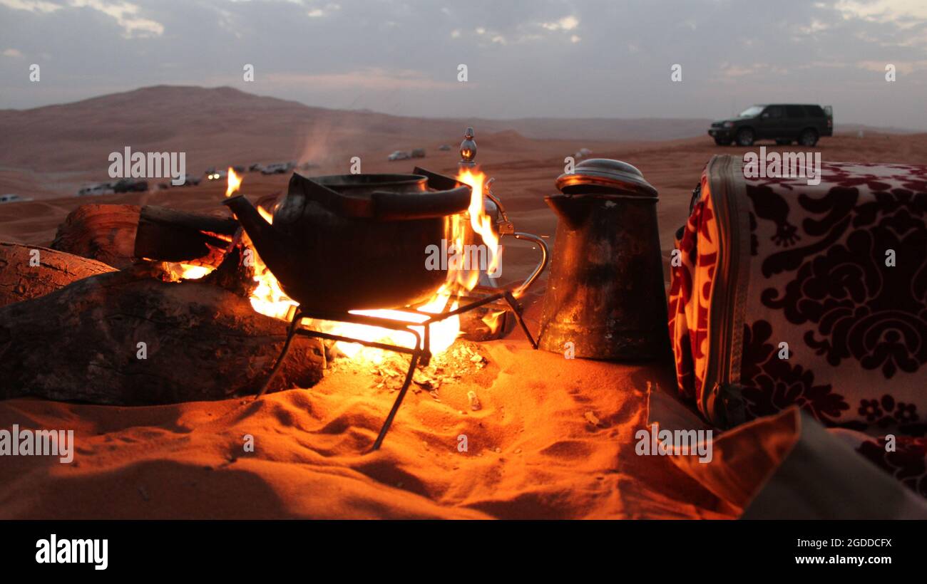 Noches árabes en viaje de aventura al aire libre Foto de stock