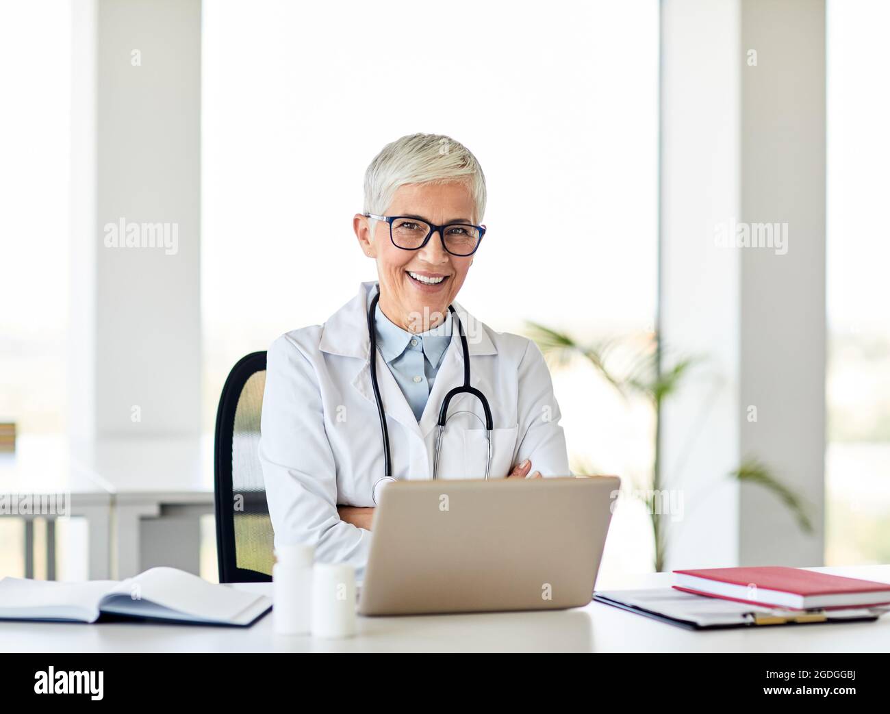 médico de cabecera hospital medicina médica clínica de atención de la salud  Fotografía de stock - Alamy