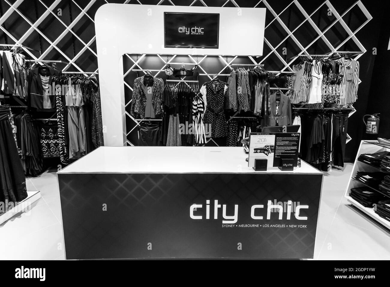 JOHANNESBURGO, SUDÁFRICA - 06 de enero de 2021: Una vista de la ciudad más  grande tienda de ropa chic en Sandton City Fotografía de stock - Alamy