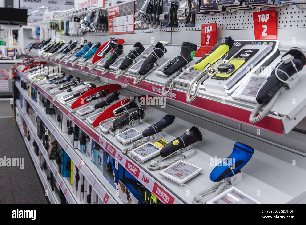Afeitadoras eléctricas en la tienda MediaMarkt con electrodomésticos y electrónica de consumo en Varsovia, Polonia Foto de stock