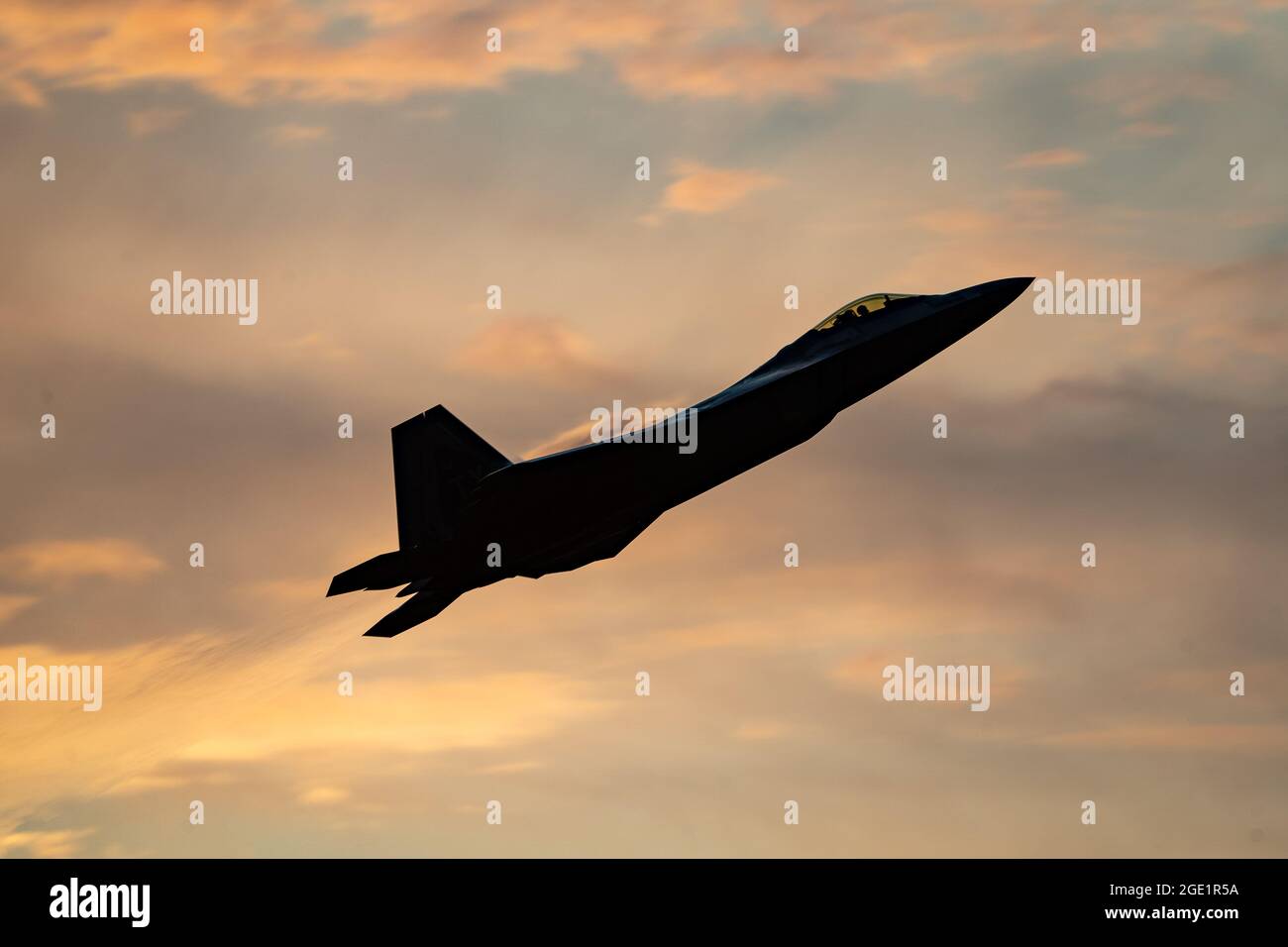 El Comandante de la Fuerza Aérea de los Estados Unidos Josh Gunderson