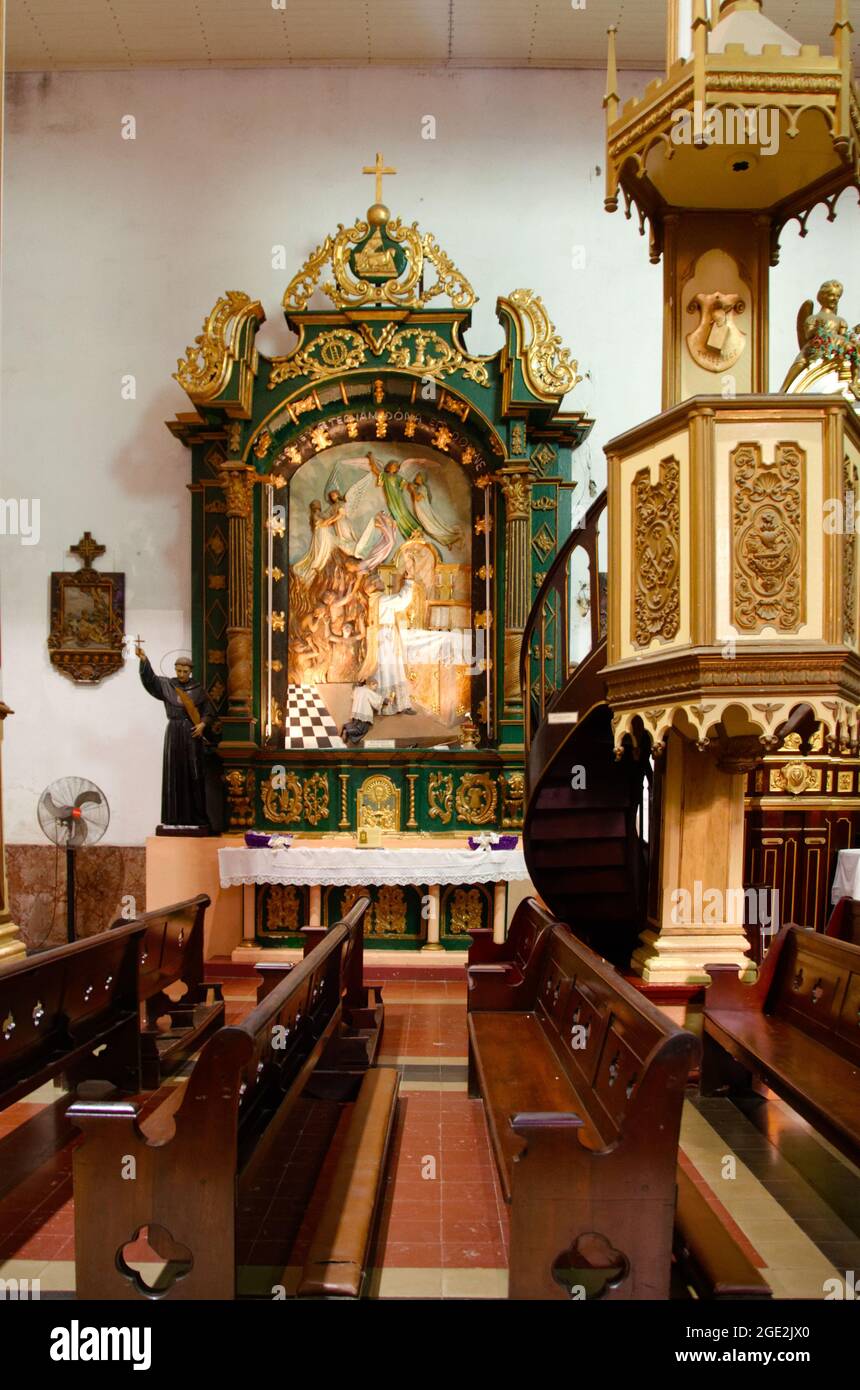 Pintura Guisos Y Púlpito En La Virgen De La Consolación La Iglesia De