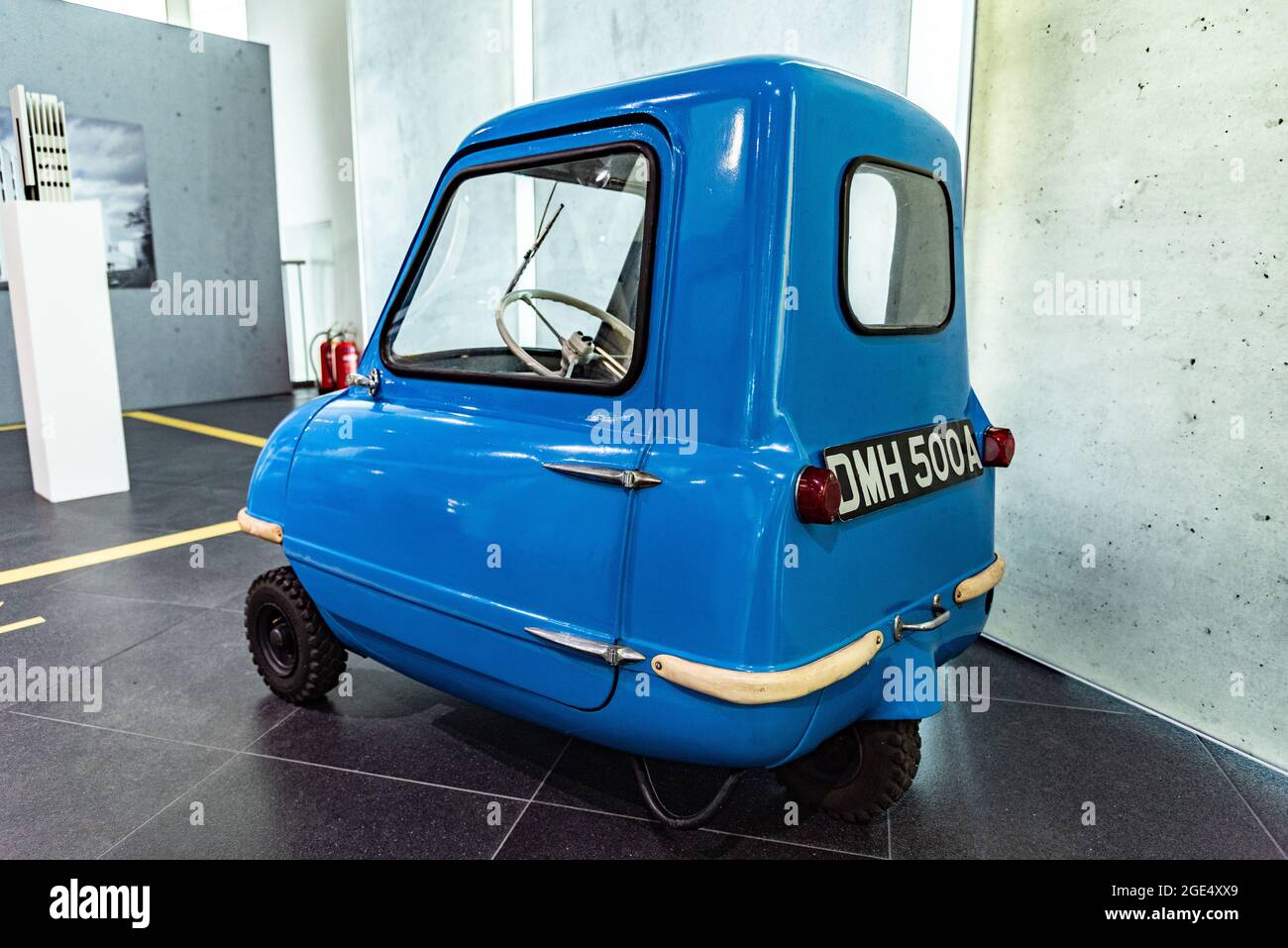 Inferior tallarines metálico El Peel P50 es el coche más pequeño jamás fabricado en el mundo. El motor  era de una moto DKW. Desde Audi Museum Mobile Fotografía de stock - Alamy