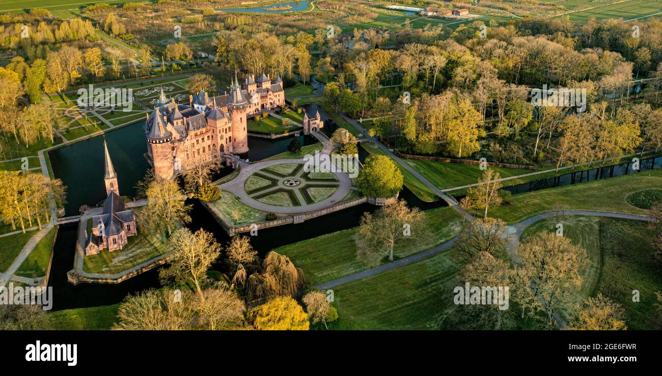 Países Bajos, Haarzuilens. Castillo llamado De Haar. Los edificios actuales, excepto la capilla, datan de 1892 y son obra de arquitecto holandés Foto de stock