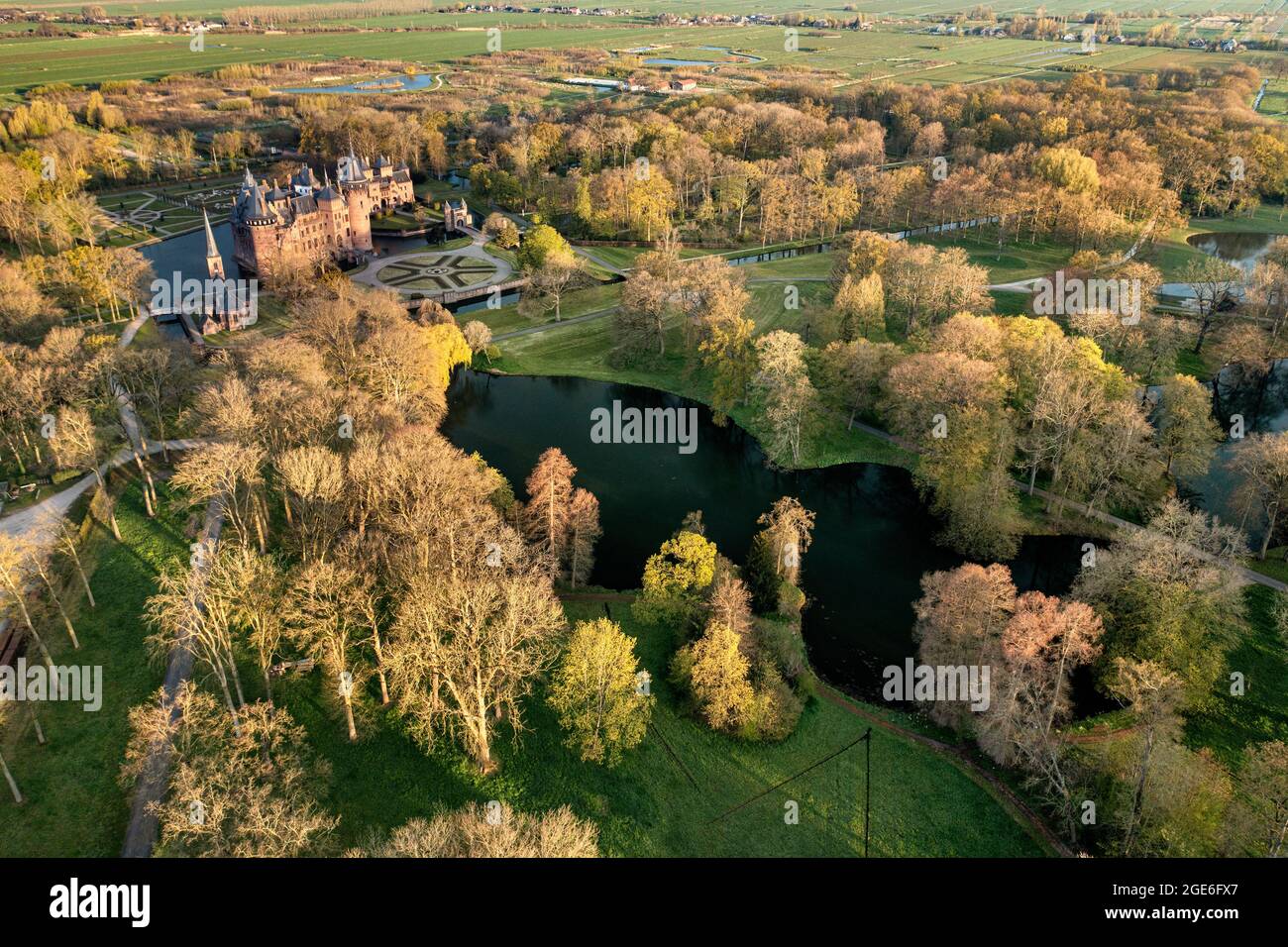 Países Bajos, Haarzuilens. Castillo llamado De Haar. Los edificios actuales, excepto la capilla, datan de 1892 y son obra de arquitecto holandés Foto de stock