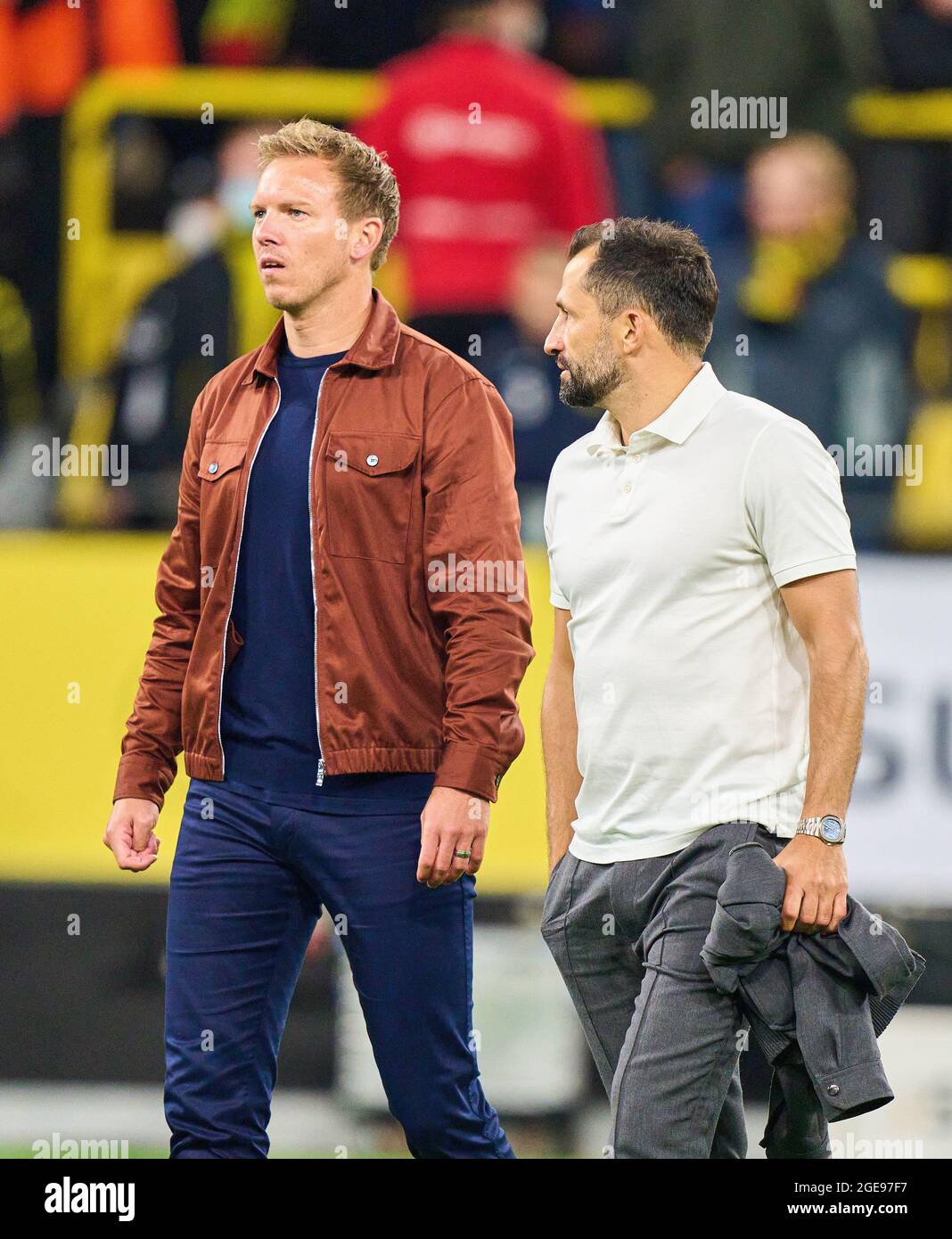 Entrenador Julian Nagelsmann (FCB), director del equipo, entrenador, Hasan ( Brazzo ) Salihamidzic, director deportivo del FCB en el partido final de la Super Copa DFL BORUSSIA DORTMUND - FC BAYERN München 1-3 el 17 de agosto de 2021 en Dortmund, Alemania Temporada 2020/2021, BVB, Muenchen, Munich, Baviera © Peter Schatz / Alamy Live News - LAS REGULACIONES de DFL PROHÍBEN CUALQUIER USO DE FOTOGRAFÍAS como SECUENCIAS DE IMÁGENES y/o CUASI-VIDEO - Foto de stock