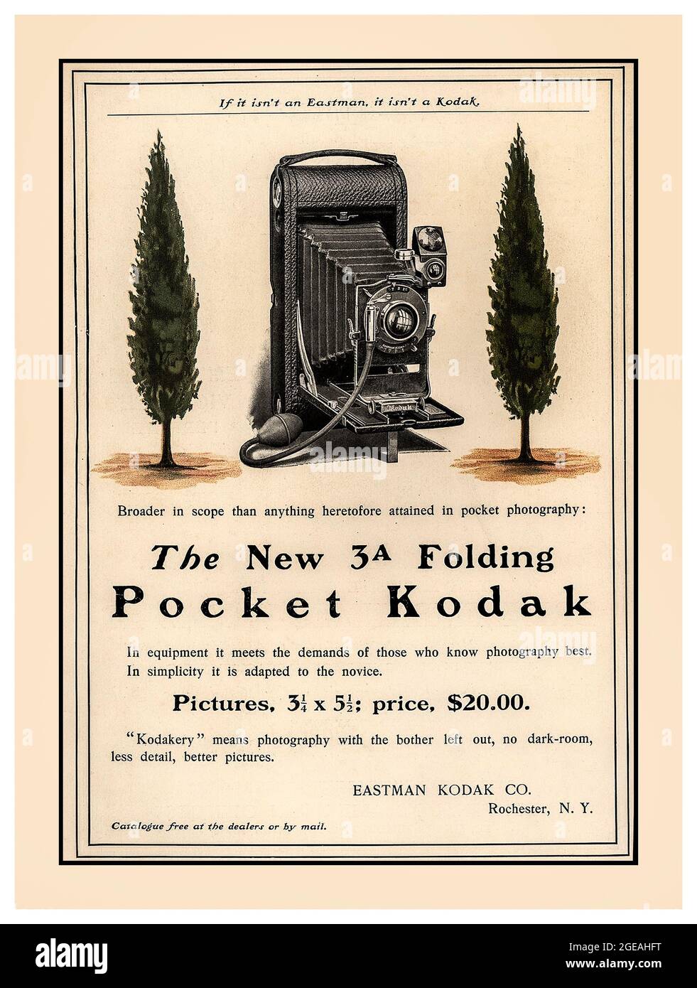 Vintage Kodak Camera Press anuncio de la cámara N° 3A Folding Pocket Kodak para realizar exposiciones en formato postal de 5½ 3¼ pulgadas en película tipo N° 122. Fue introducido por Kodak en 1903 y fabricado hasta 1915. Precio de $20,00. 'Si no es un Eastman, no es un Kodak' Foto de stock