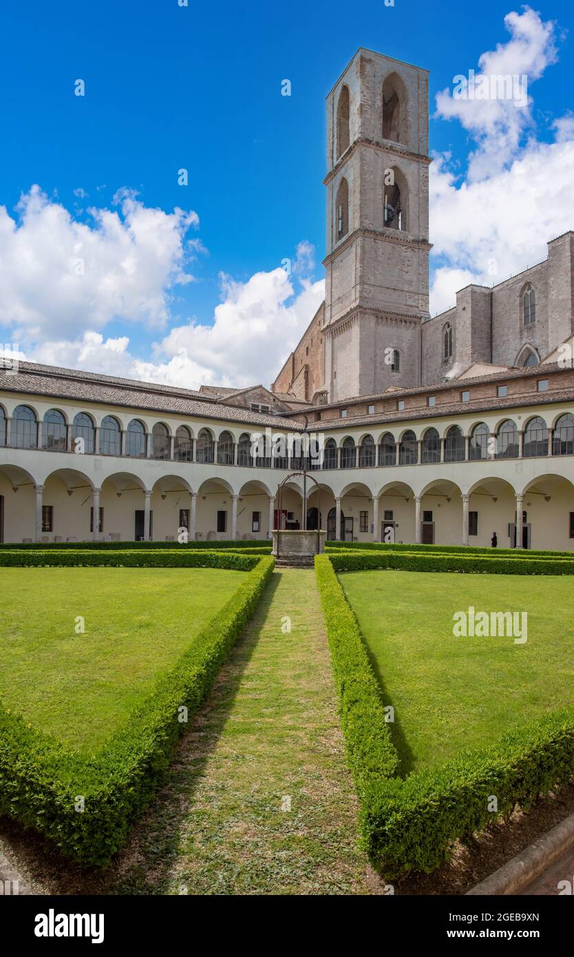 Perugia (Italia) - Una característica vista del centro histórico en la hermosa ciudad medieval y artística, capital de la región de Umbria, en el centro de Italia. Foto de stock