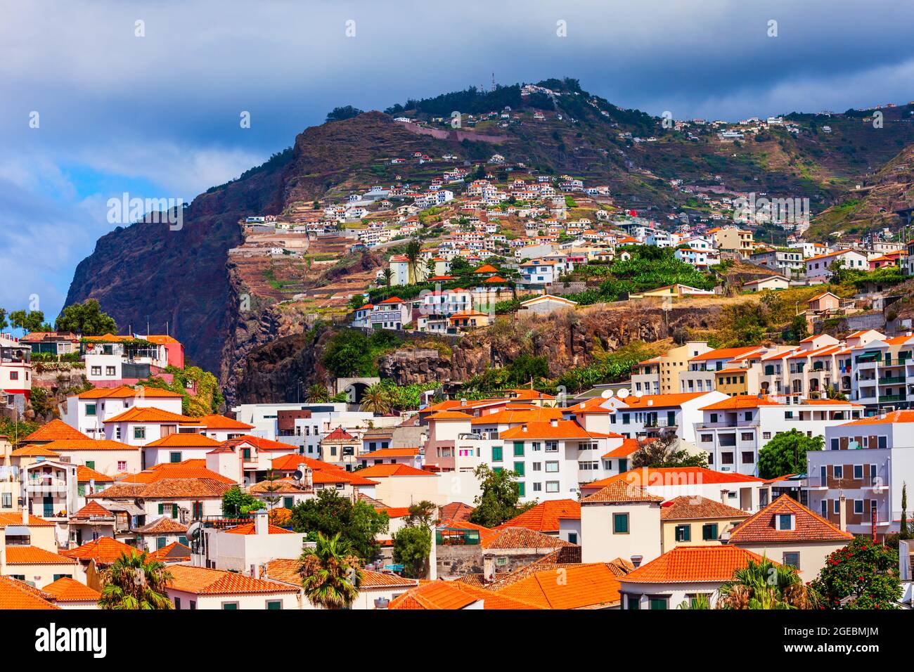 Pueblo de Camara Lobos y acantilado de Cabo Girao en la isla de Madeira,  Portugal Fotografía de stock - Alamy