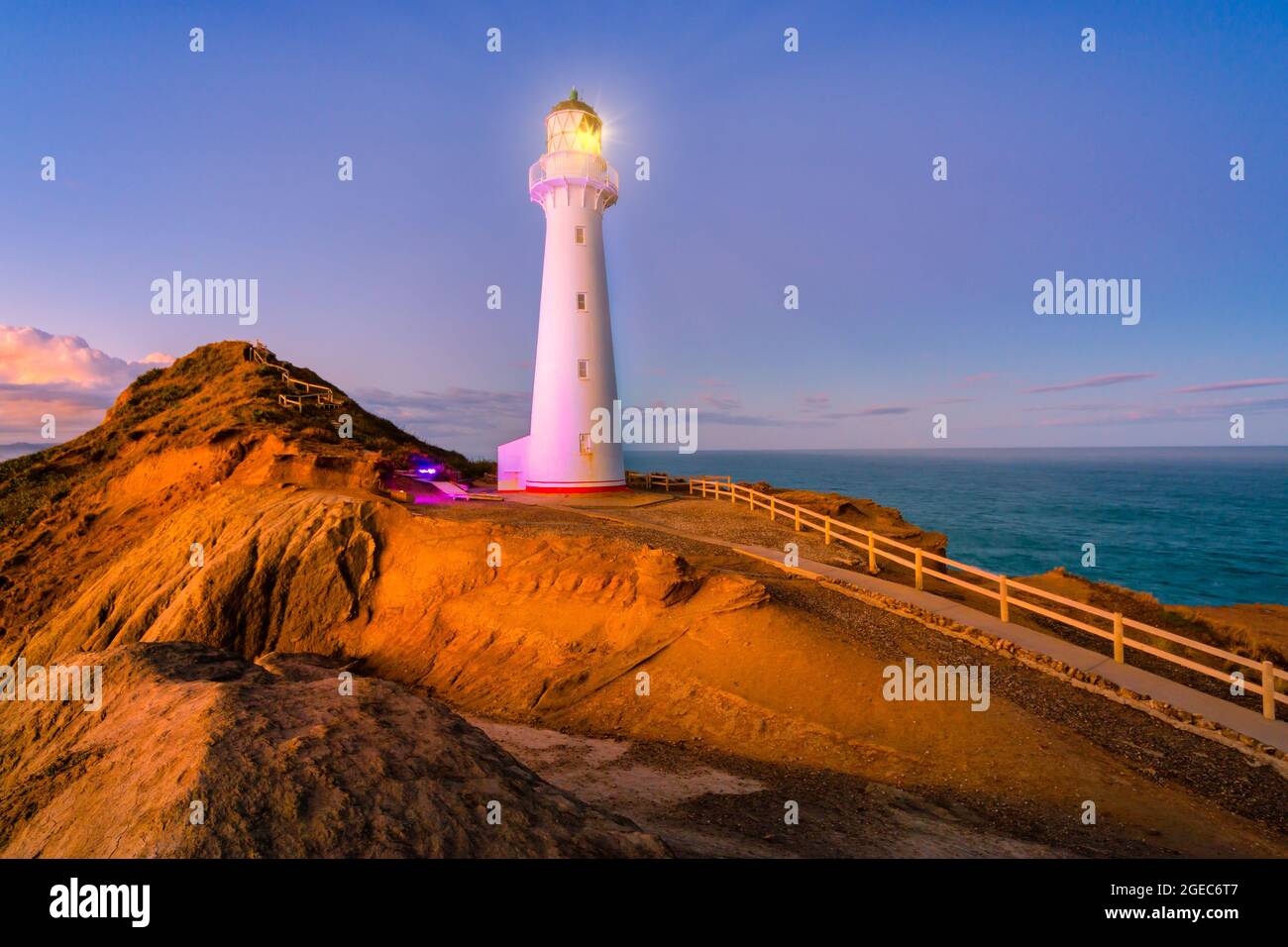 Castlepoint o faro de Castle Point es un destino popular situado en el