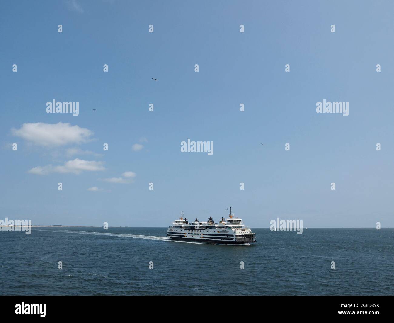 Ferry Dokter Wagemaker desde la isla de Texel a Den Helder, Holanda Foto de stock
