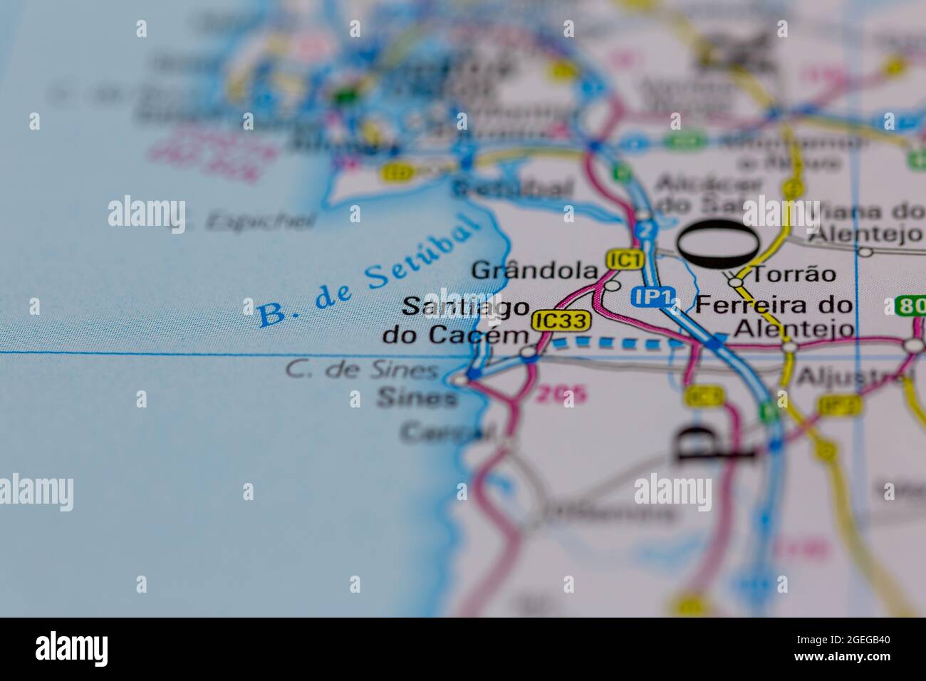 Santiago do Cacem Portugal mostrado en un mapa de carreteras o mapa geográfico Foto de stock