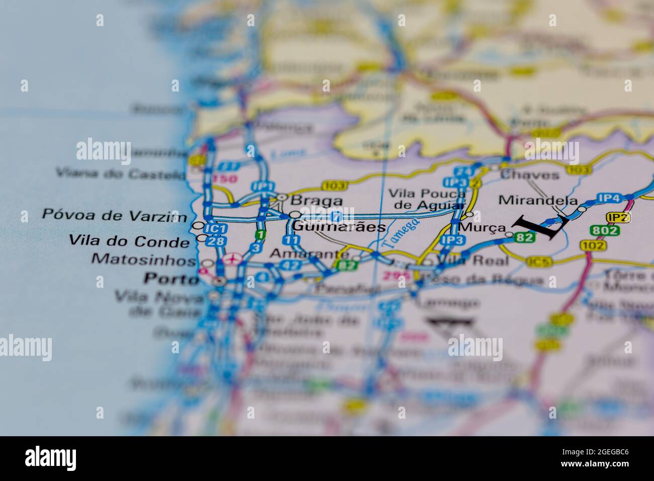 Guimaraes Portugal se muestra en un mapa de carreteras o mapa geográfico Foto de stock