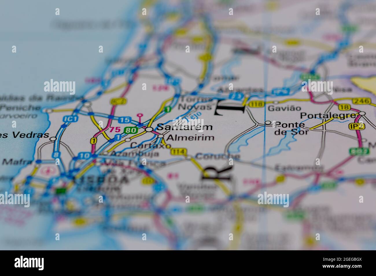 Santarem Portugal aparece en un mapa de carreteras o en un mapa geográfico Foto de stock