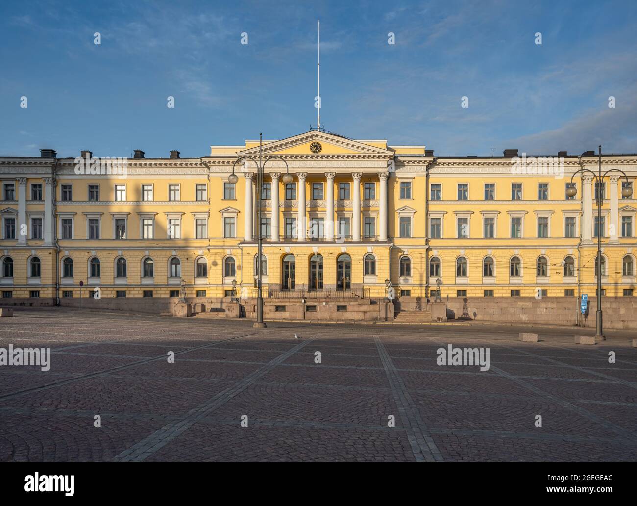 Palacio de Gobierno en la Plaza del Senado - Helsinki, Finlandia Foto de stock