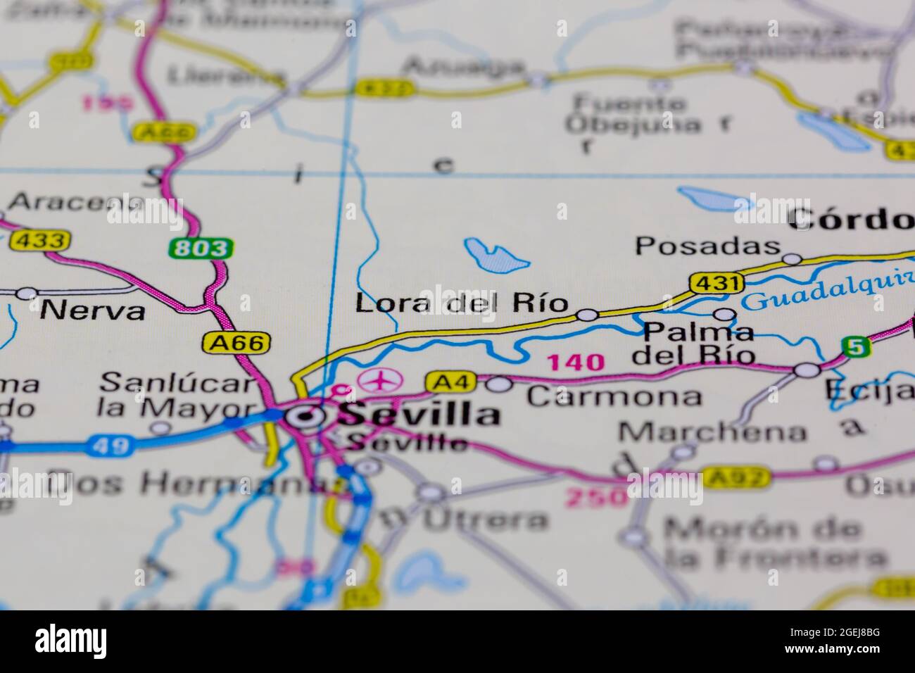 Lora del Rio España aparece en un mapa de carreteras o en un mapa geográfico Foto de stock