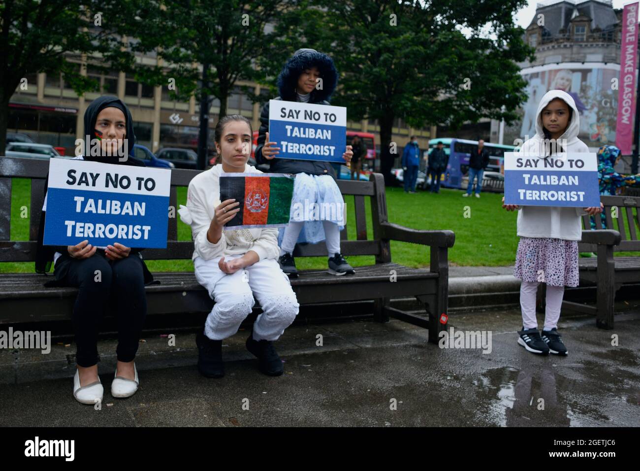 Glasgow Escocia, Reino Unido, agosto de 21 2021. Una protesta contra los acontecimientos actuales en Afganistán tiene lugar en George Square. Credit sst/alamy noticias en vivo Foto de stock
