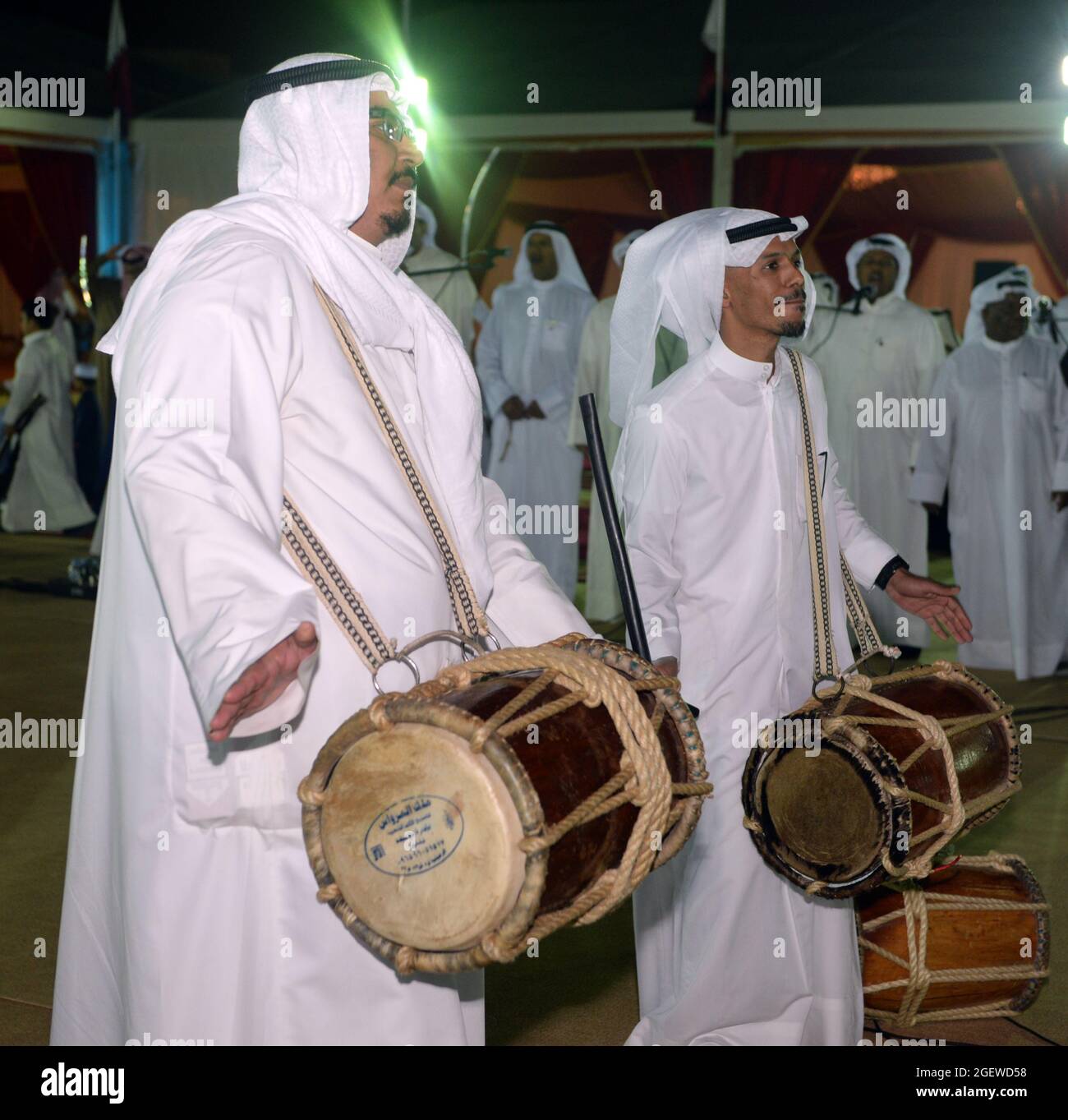 Músico tradicional árabe - QATAR Fotografía de stock - Alamy