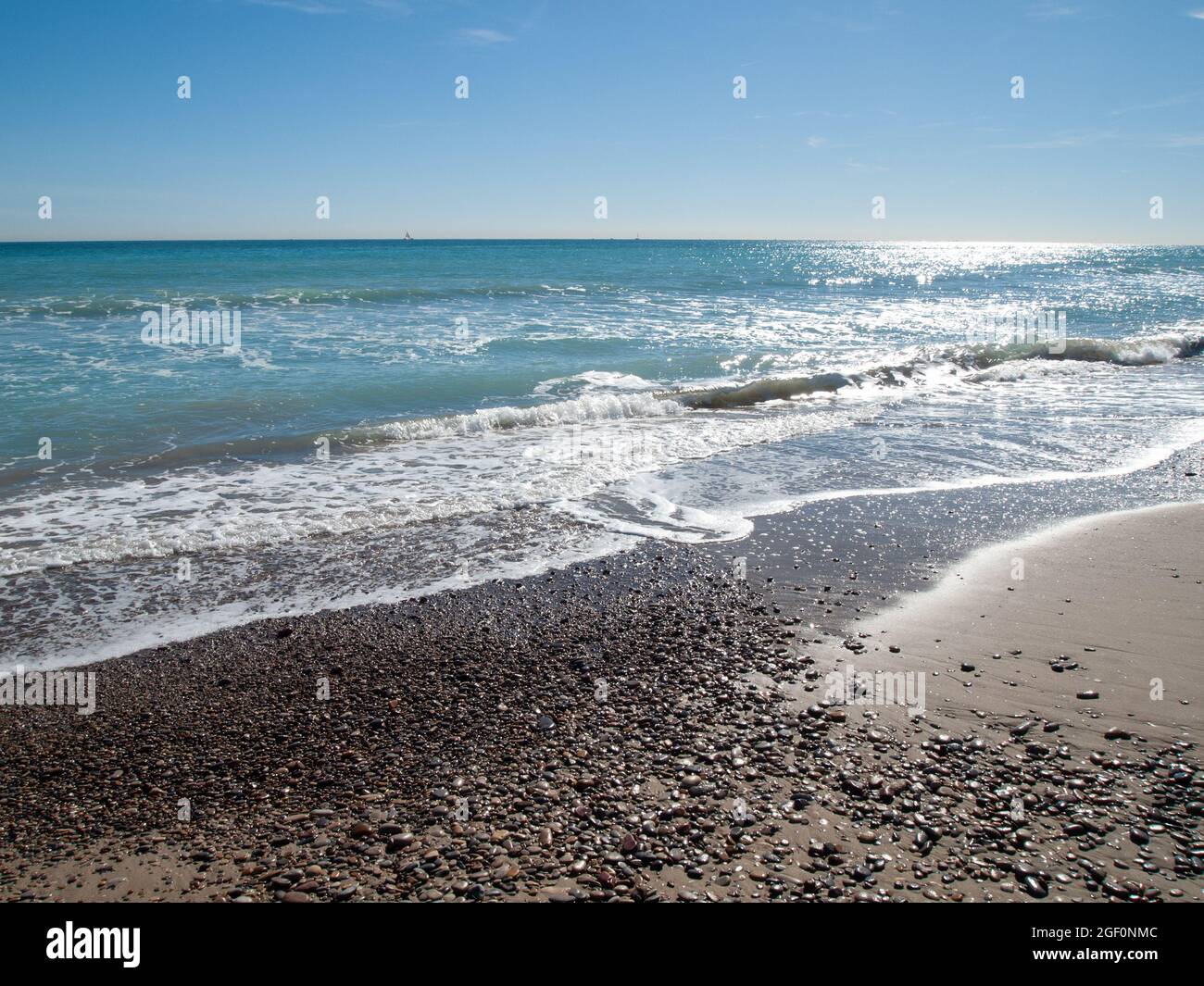 Vista desde la playa de Puerto de Sagunto, Valencia Fotografía de stock -  Alamy