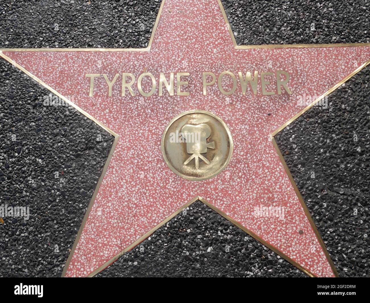 Hollywood, California, EE.UU. 17th de agosto de 2021 Una visión general de la atmósfera del actor Tyrone Power's New Star en el Paseo de la Fama de Hollywood el 17 de agosto de 2021 en Hollywood, California, EE.UU. Foto por Barry King/Alamy Foto de Stock Foto de stock