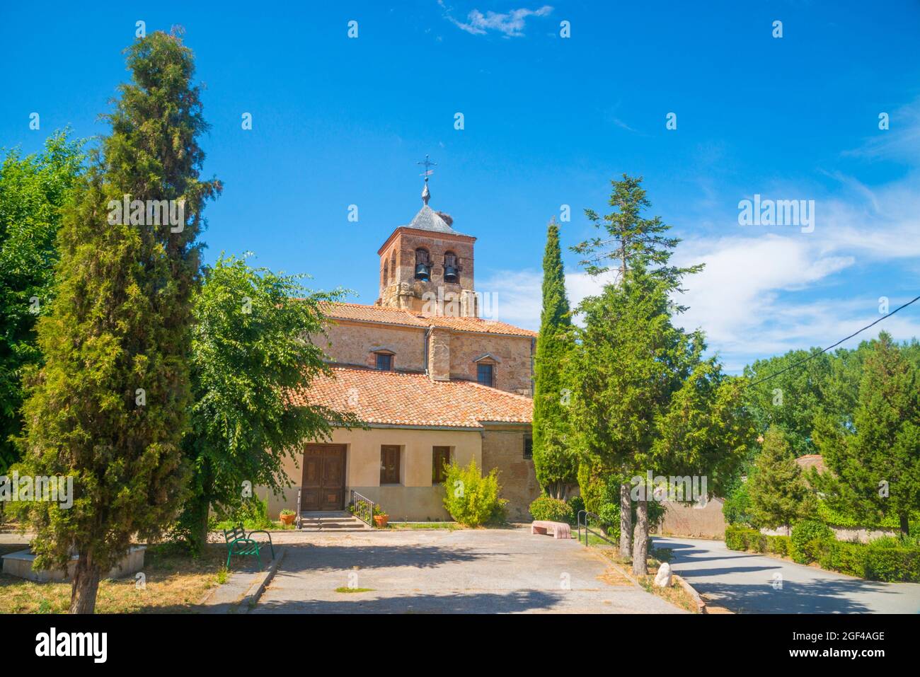 Iglesia de San Nicolás de Bari. Escobar de Polendos, provincia de Segovia,  Castilla León, España Fotografía de stock - Alamy