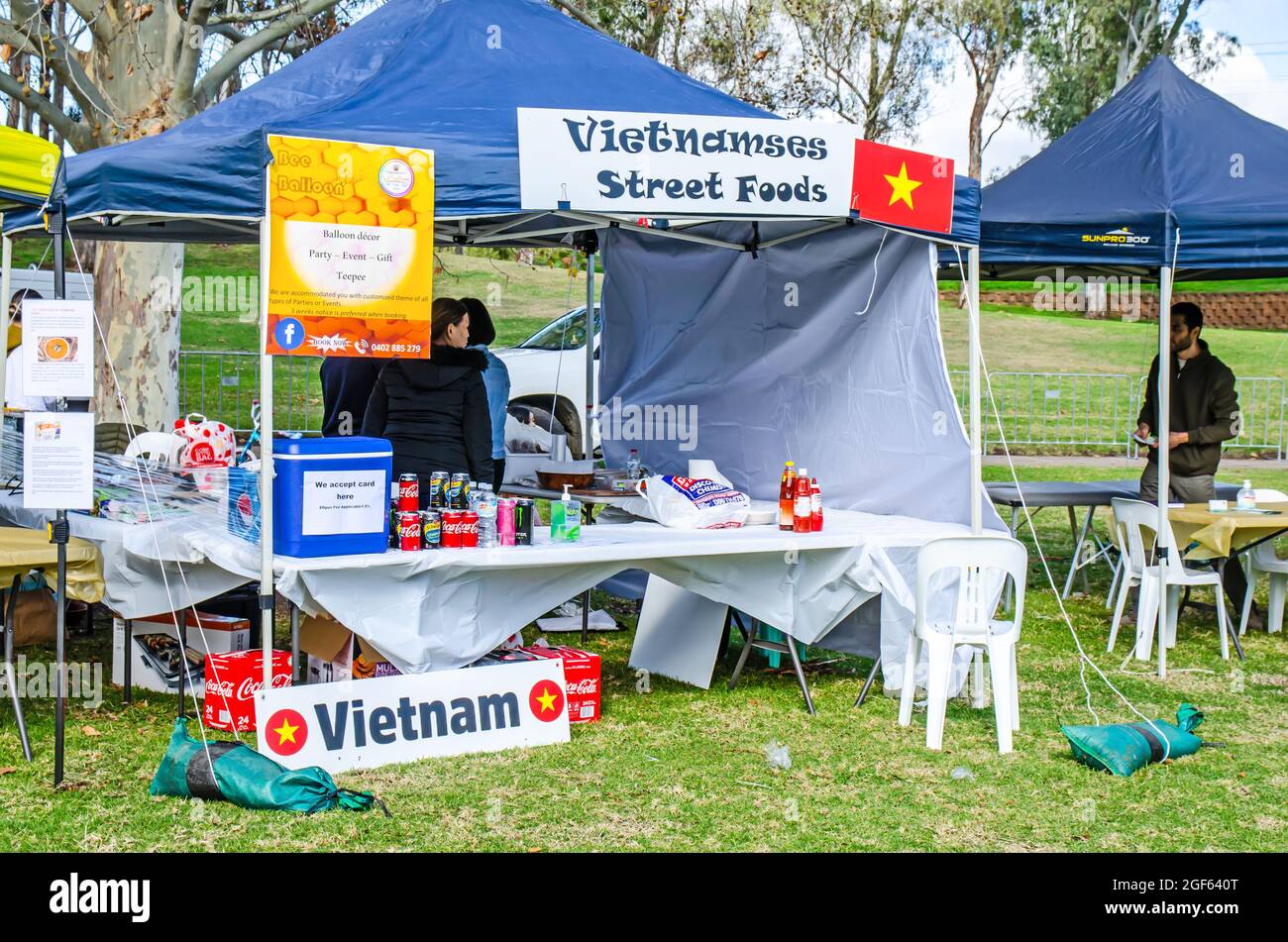 Comida vietnamita Stall en el festival multicultural de invierno, Tanworth Australia. Foto de stock