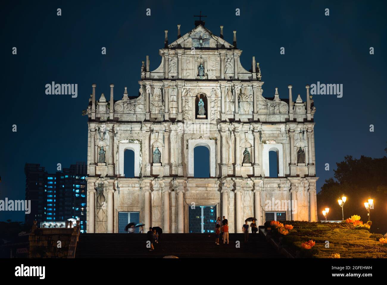 Vista de las ruinas de San Pablo por la noche, Macao Foto de stock