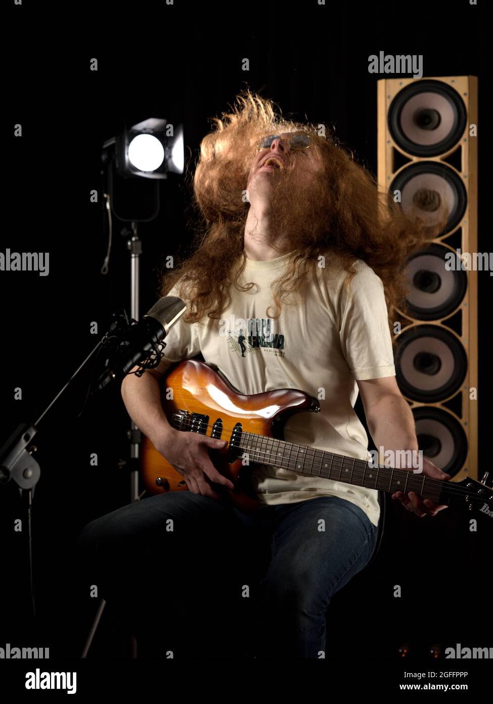 Hombre de la guitarra Foto de stock