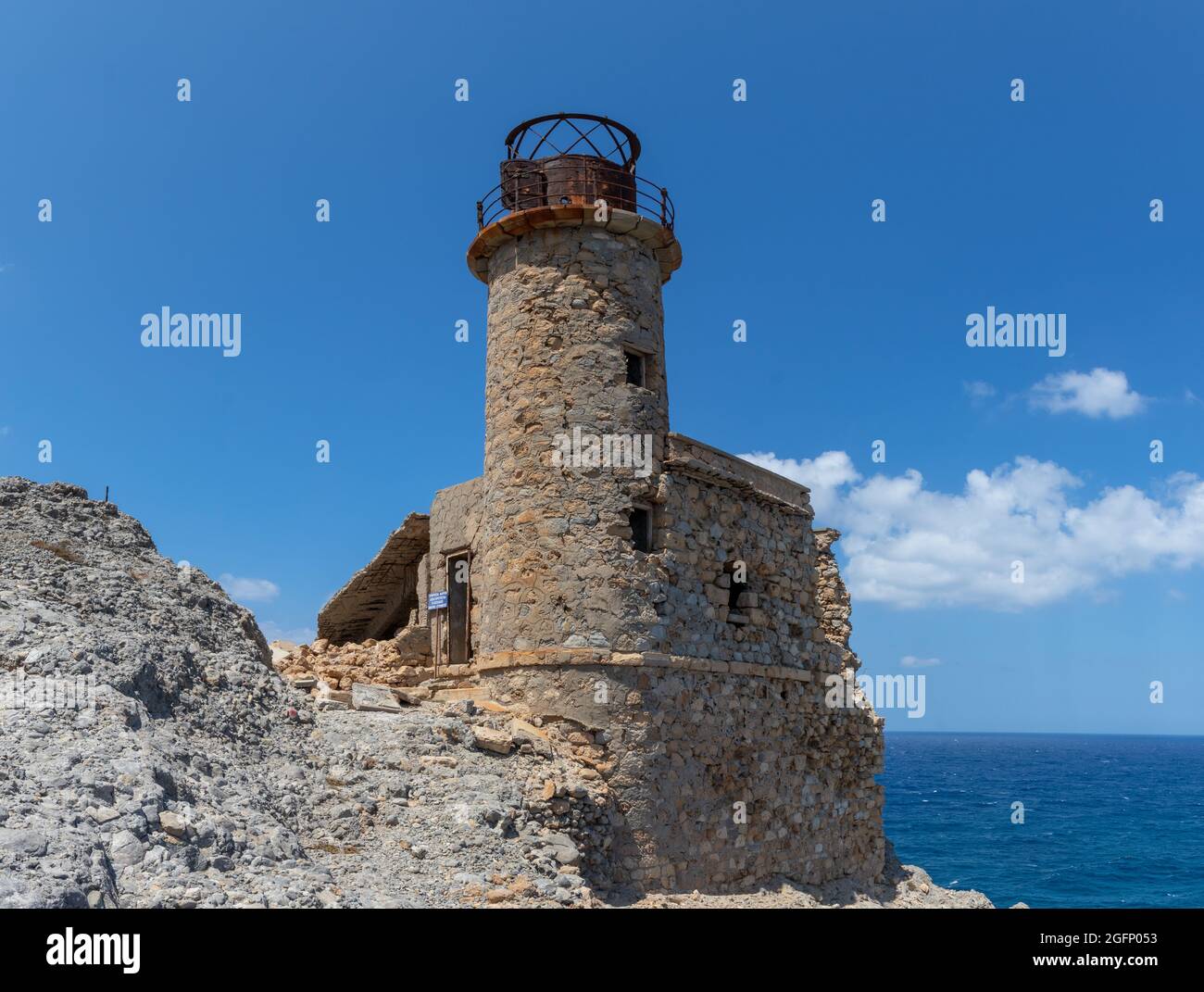 Las impresionantes ruinas del faro de Agios Ioannis / Aforesmenos en la  isla de creta Fotografía de stock - Alamy
