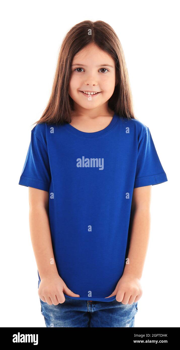 Niña en blanco camiseta azul sobre fondo blanco Fotografía de stock - Alamy
