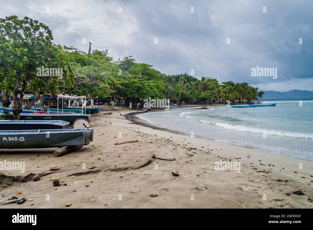 PUERTO VIEJO DE TALAMANCA, COSTA RICA MAYO 18 Barcos en una playa en