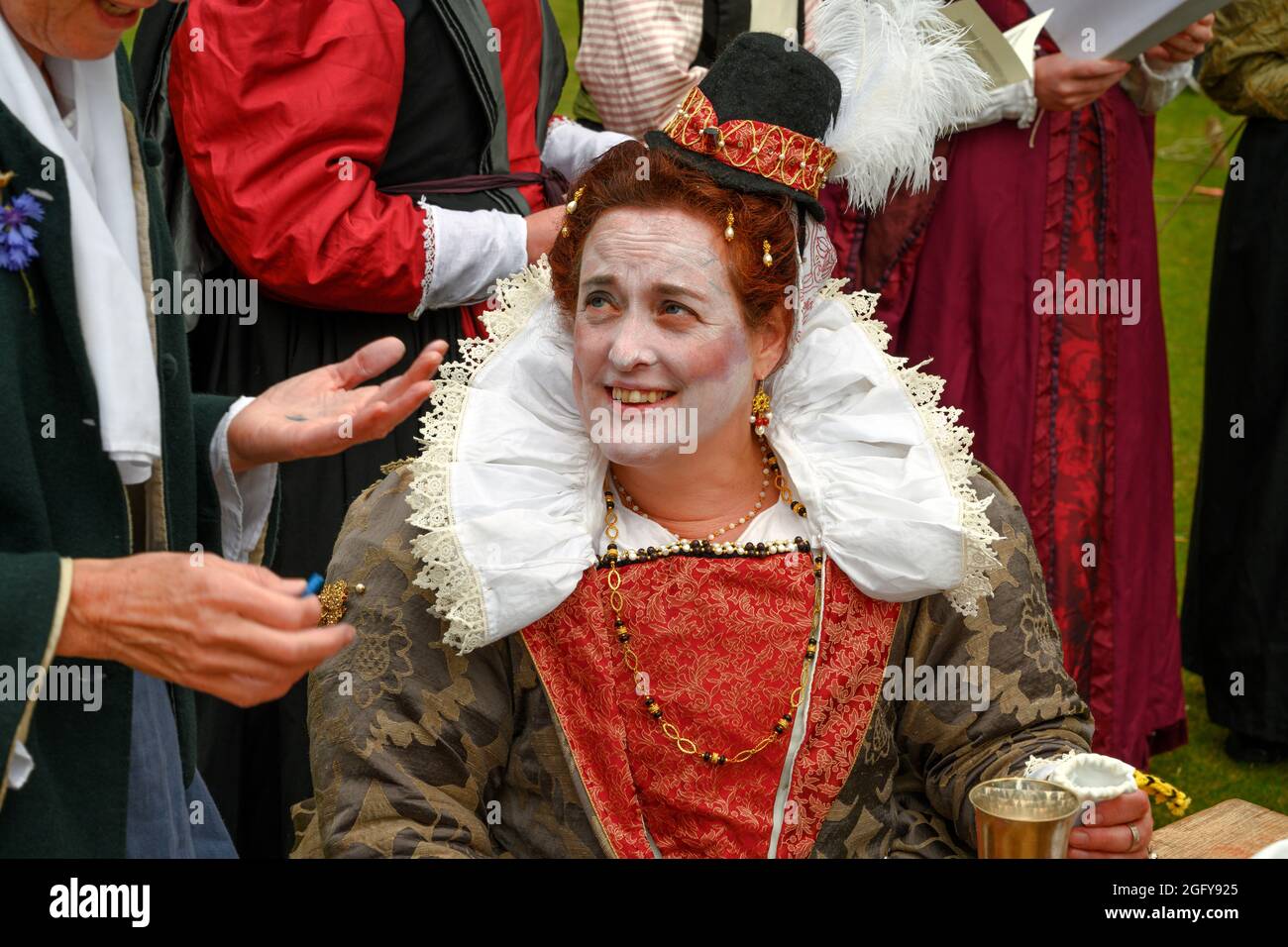 Traje tipico de inglaterra fotografías e imágenes de alta resolución - Alamy