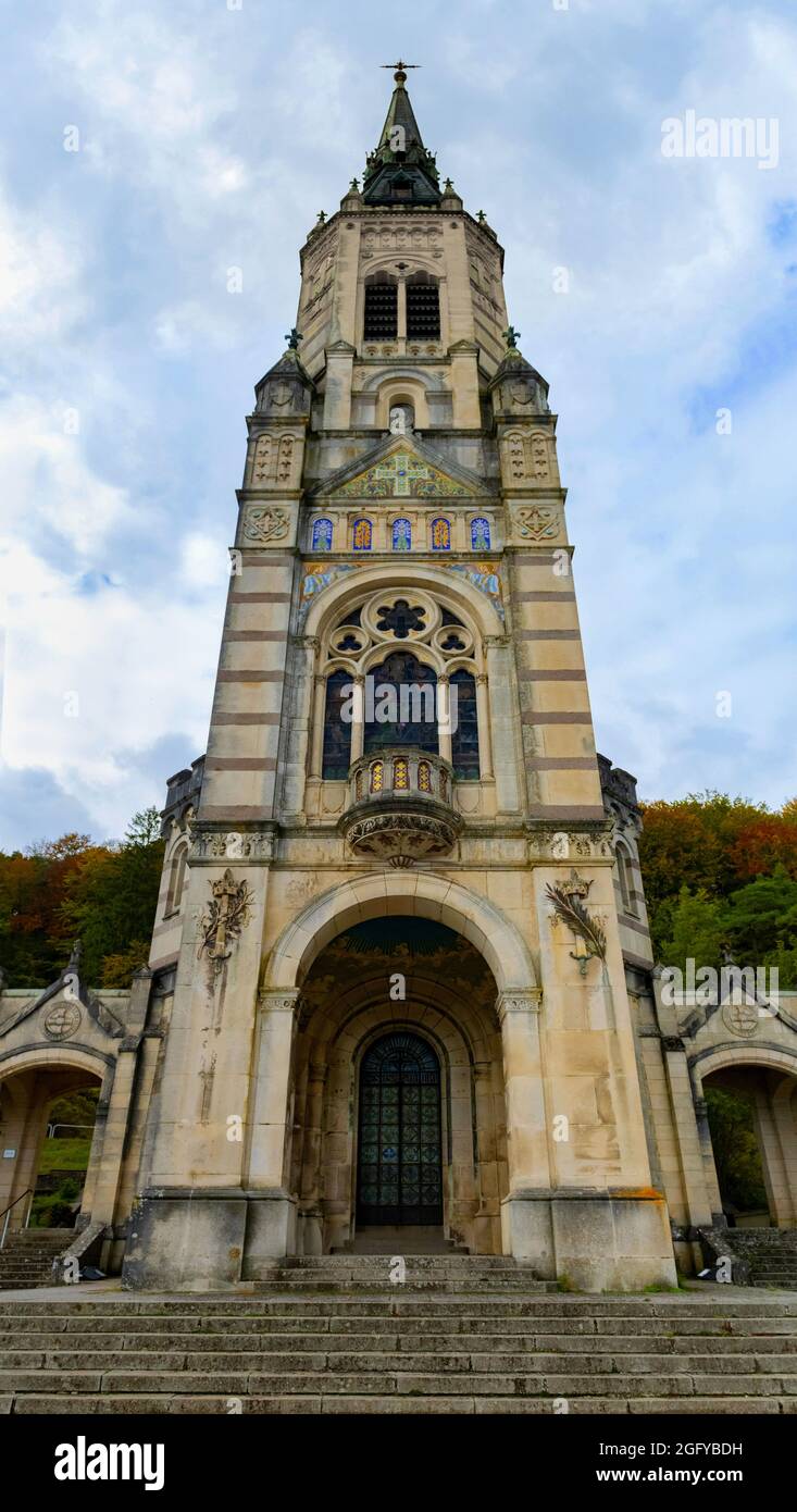 Basílica de Bois-Chenu, Francia Foto de stock