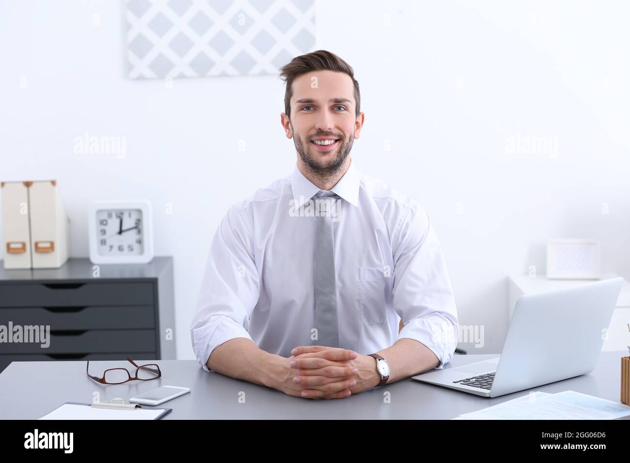 HR Manager es la realización de una entrevista de trabajo Foto de stock
