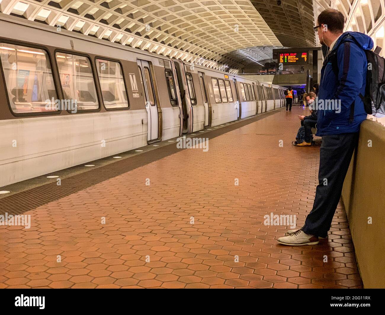 Plataforma del Sistema Metro de Washington DC. Foto de stock