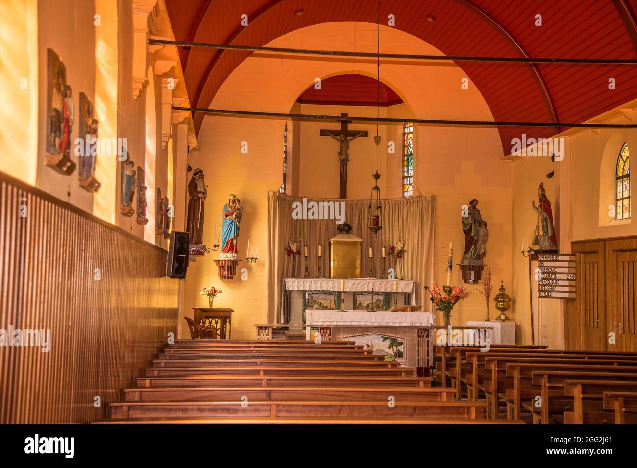 Oudeschild, Texel, Países Bajos. 13 de agosto de 2021. Interior de la iglesia protestante en Oudeschild, Holanda Foto de stock