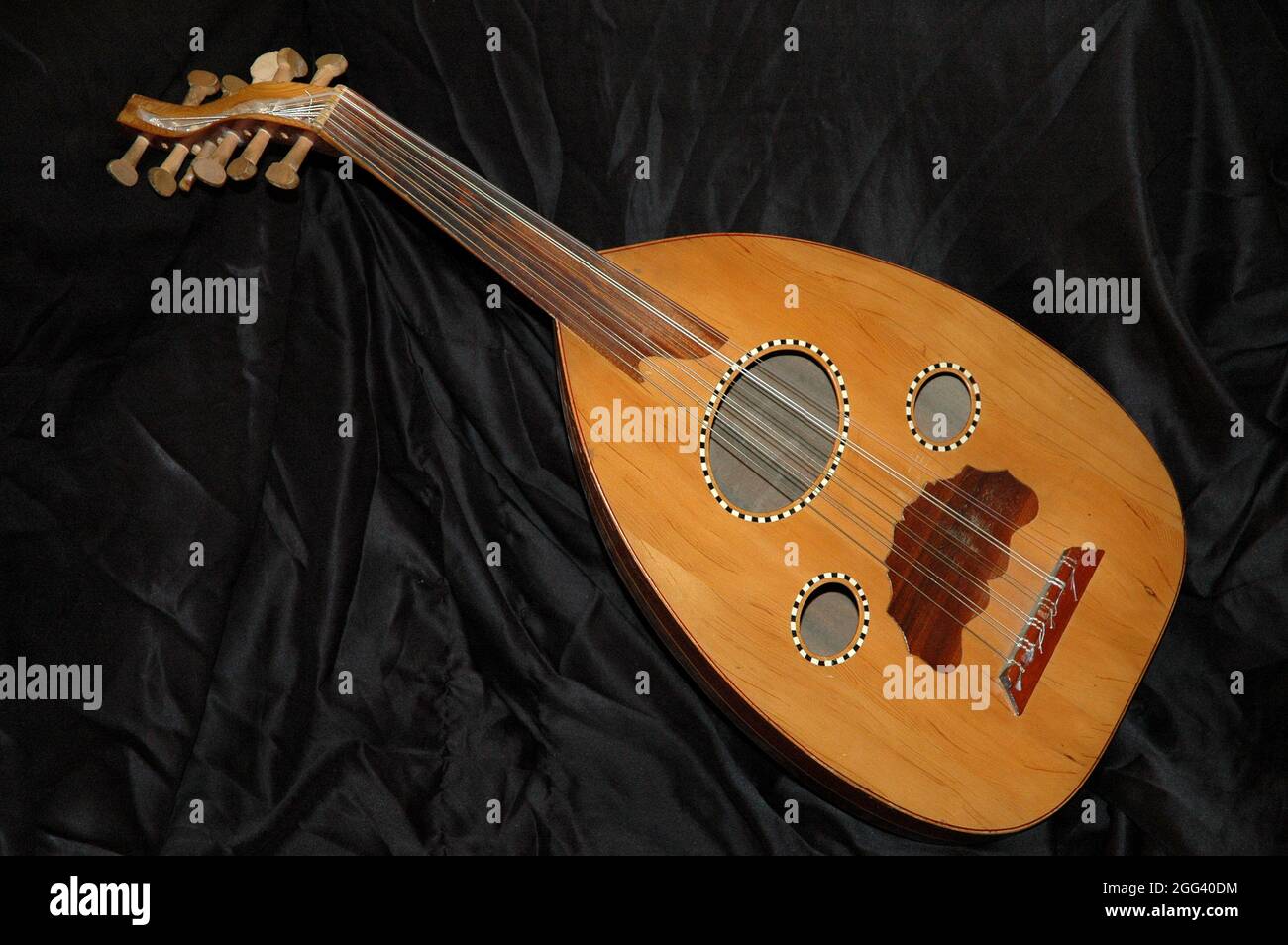 Instrumento musical tradicional árabe andaluz Fotografía de stock - Alamy