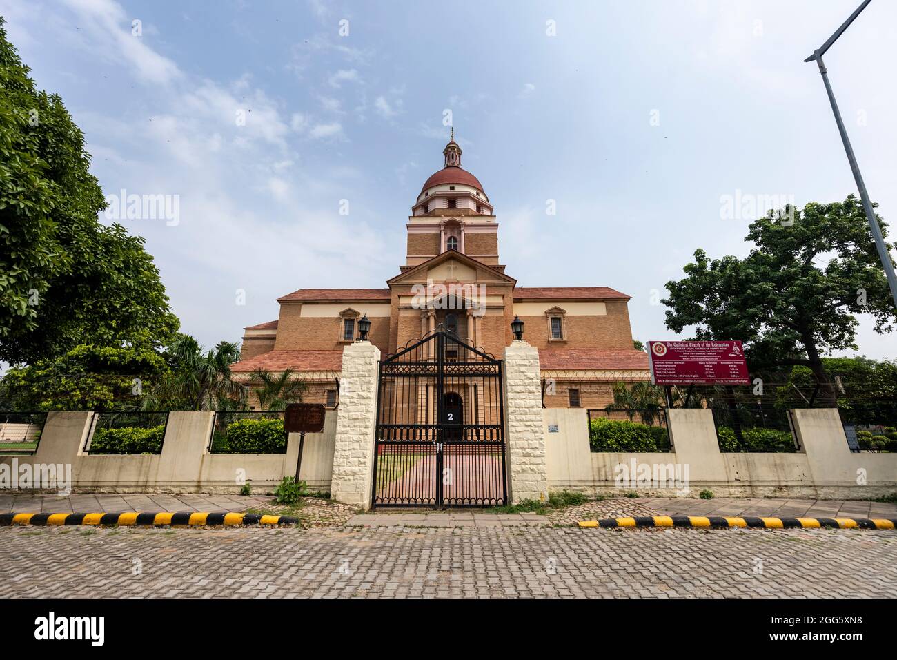 Vista del antiguo edificio de la Catedral Iglesia de la Redención en el