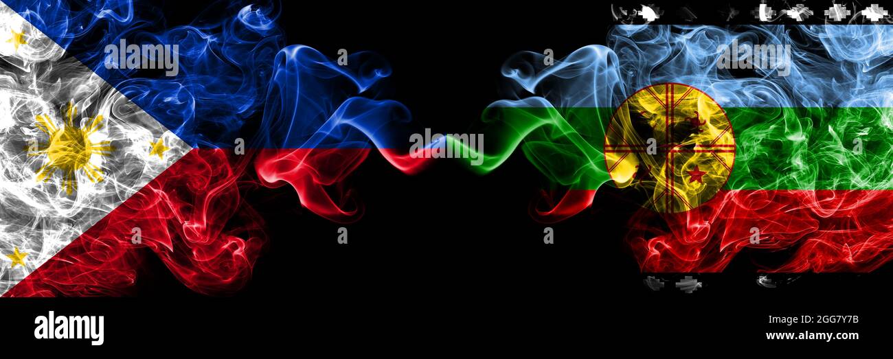 Filipinas, Filipino vs Mapuches fuman banderas lado a lado Fotografía