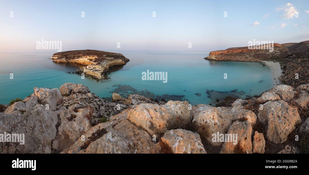 Isla de conejos en Lampedusa, Sicilia, Italia Foto de stock