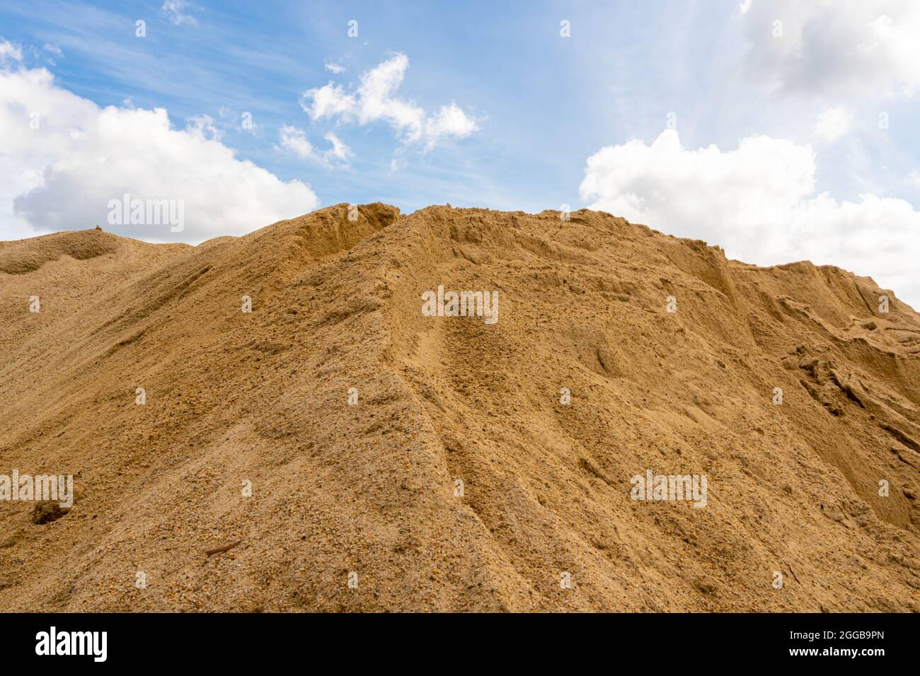 Montón de arena gruesa y encontrar granular montón de arena y llenar