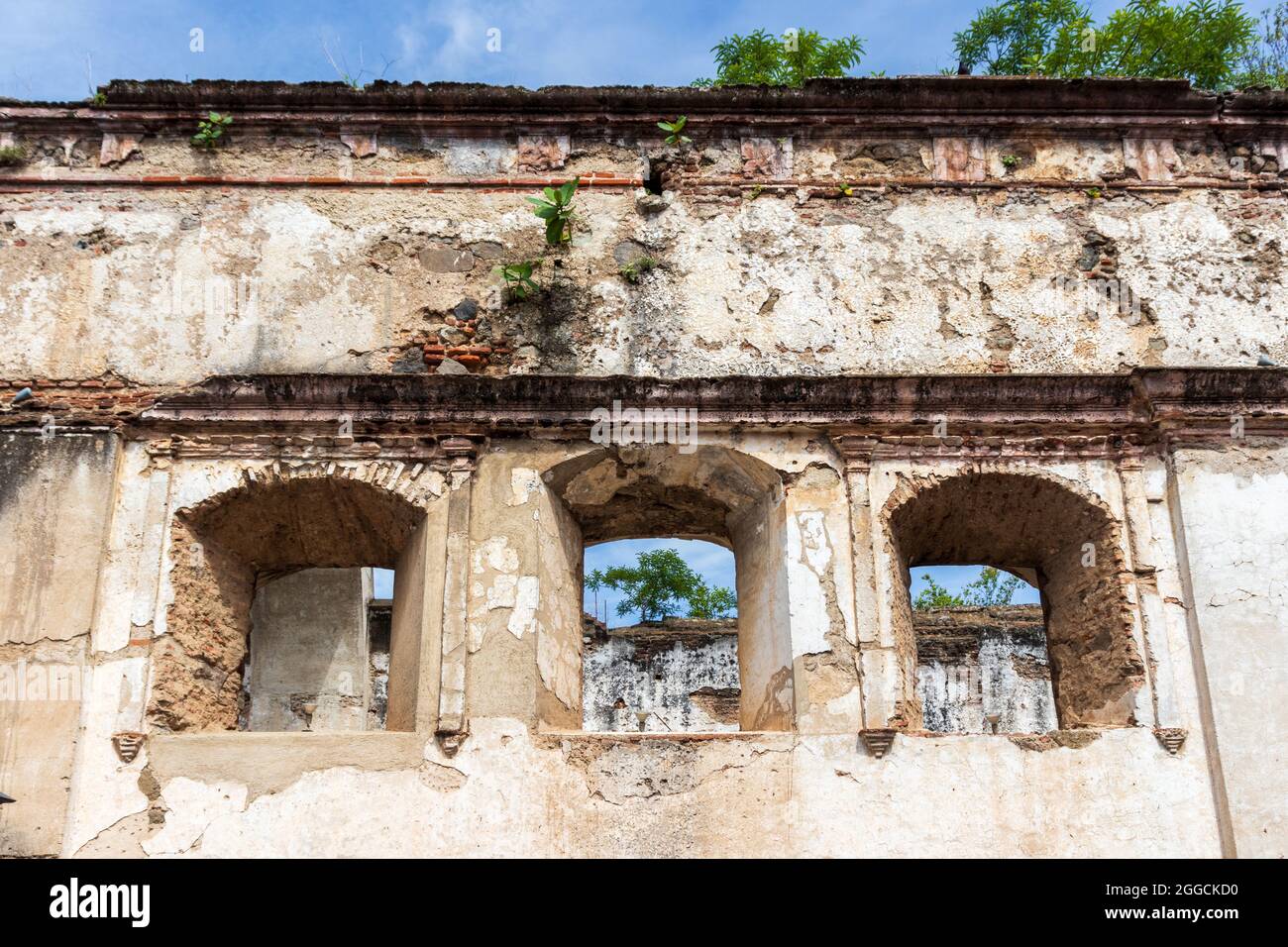 ruinas de la iglesia de la ciudad colonial de antigua guatemala Foto de stock