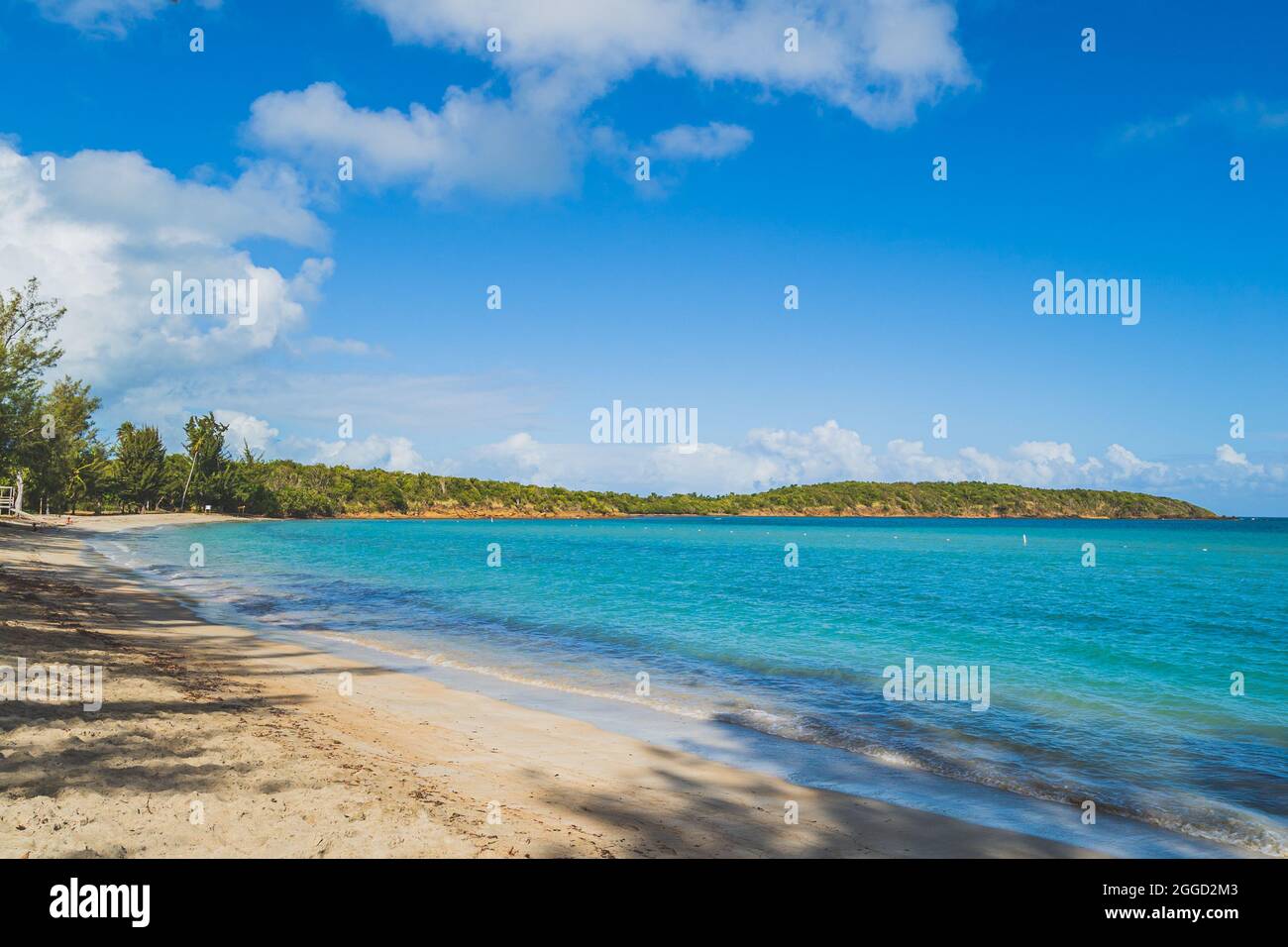Playa de siete mares en Fajardo Puerto Rico tropical y nubes hinchadas  blancas Fotografía de stock - Alamy
