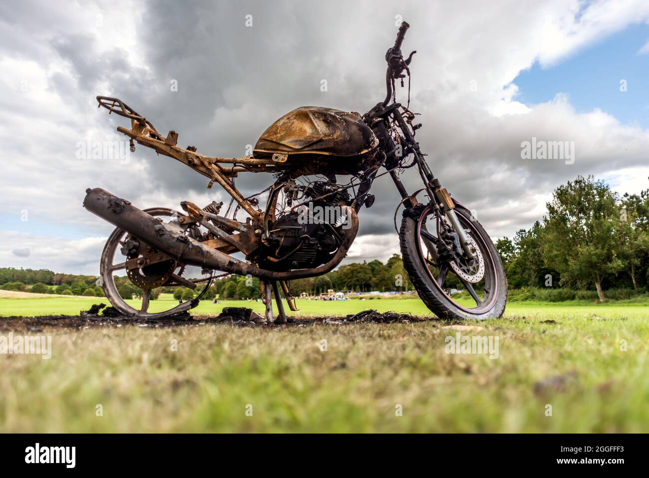 Burnt out motorbike fotografías e imágenes de alta resolución - Alamy