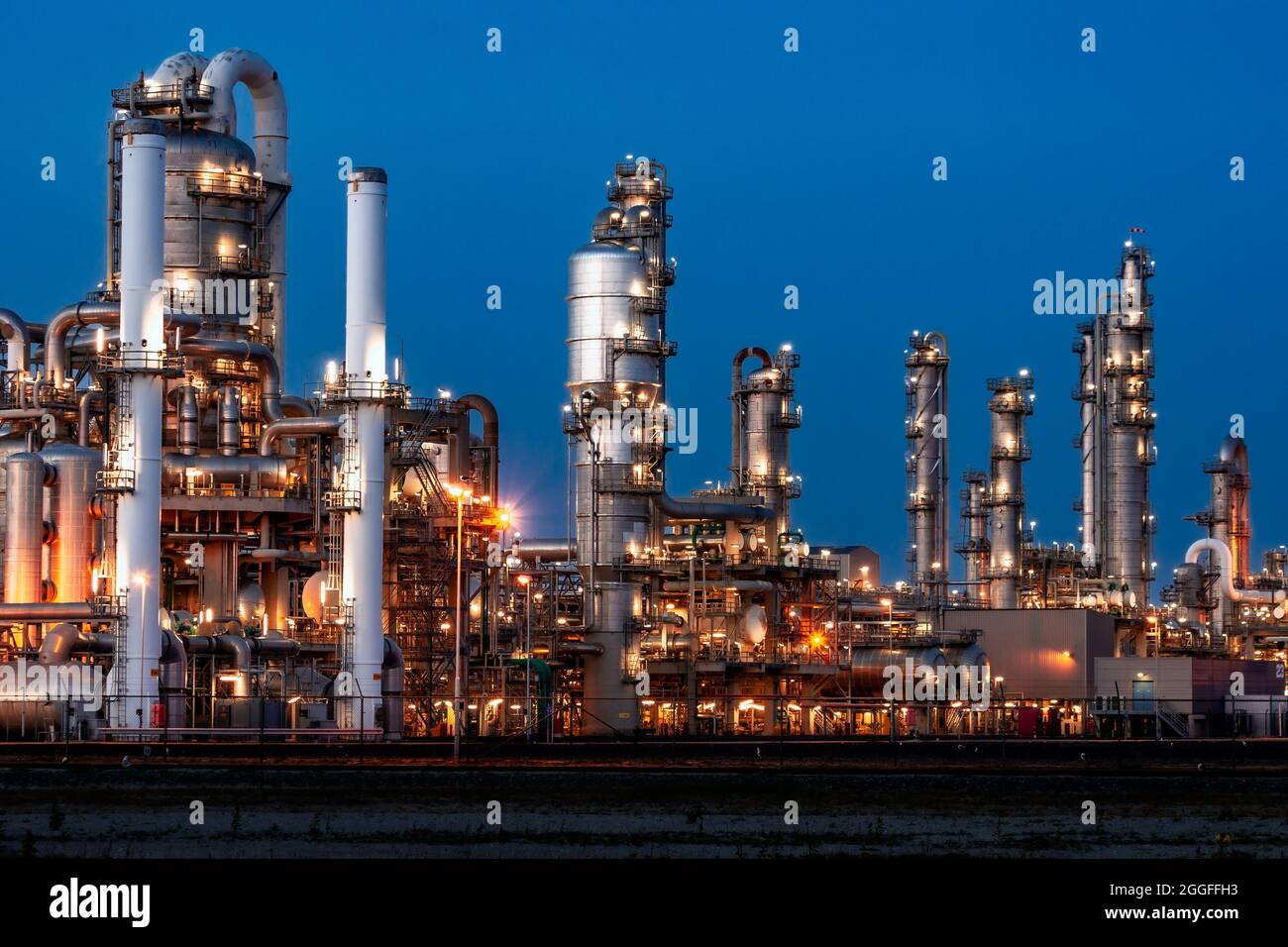 Refinería de petróleo power station plant Foto de stock