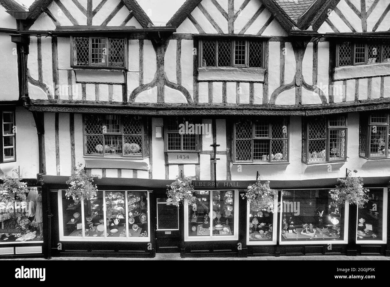 Salón Mulberry. Un edificio histórico con entramado de madera, York, Yorkshire, Inglaterra, Reino Unido. Alrededor de los años 80 Foto de stock