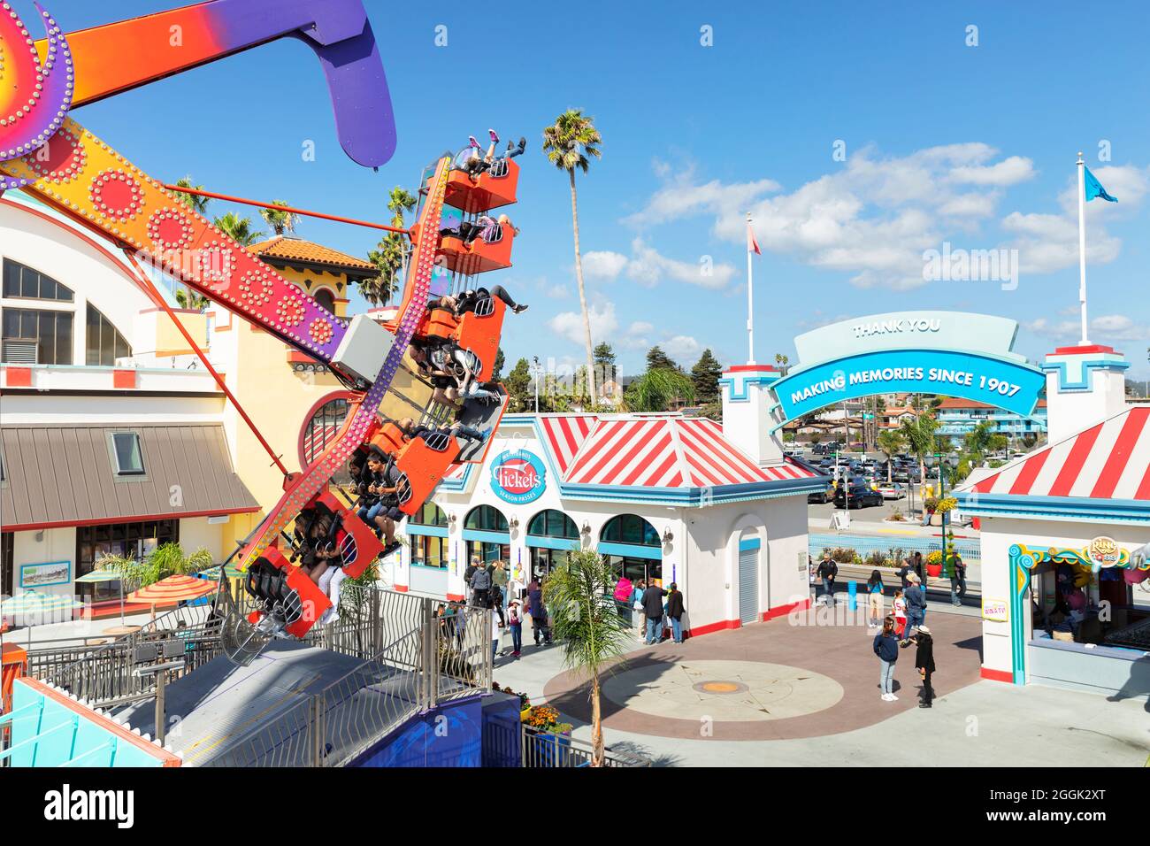 Parque de atracciones en Santa Cruz Beach Board Walk, California, Estados Unidos Foto de stock