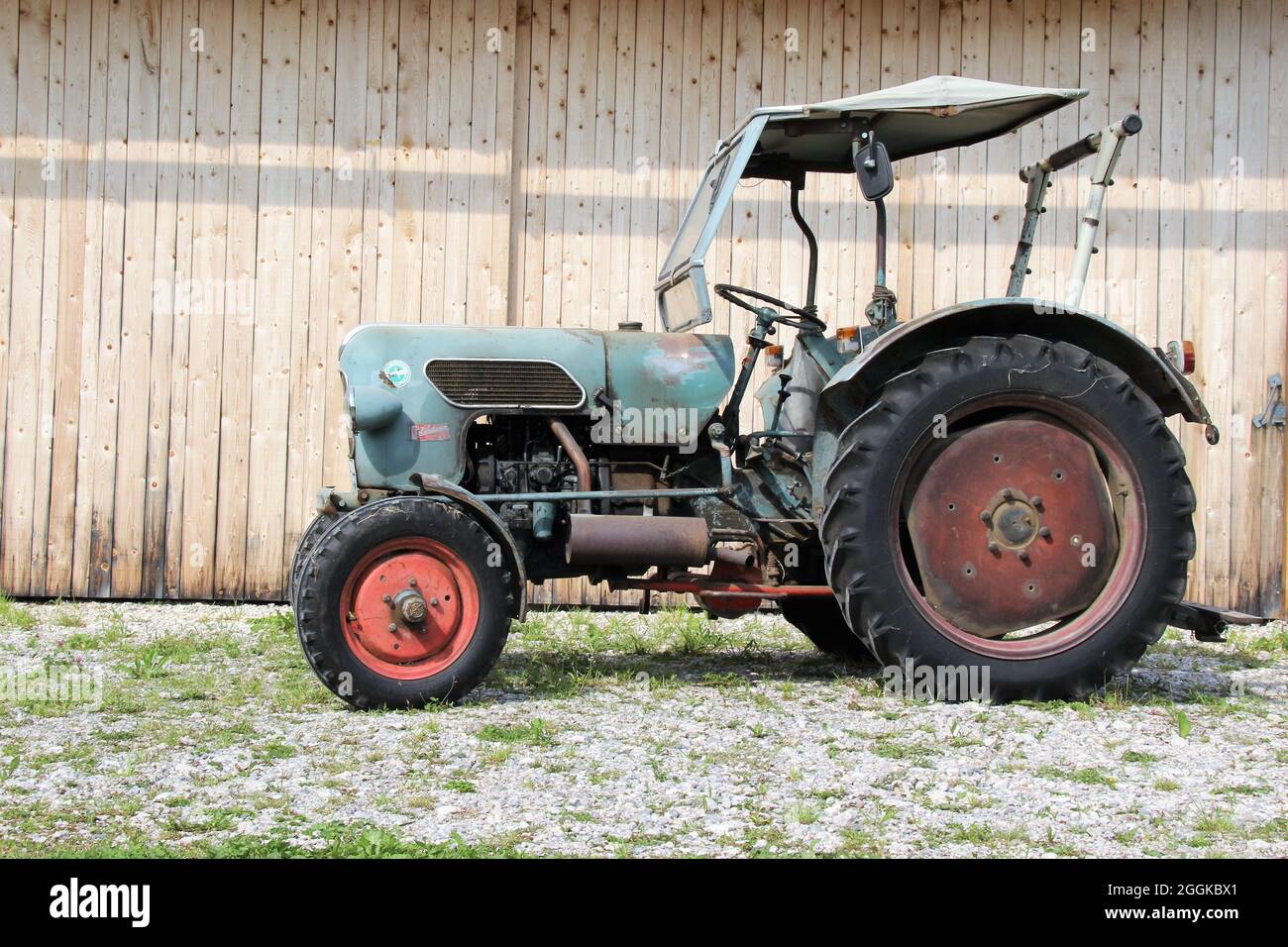 Tractor, Eicher modelo EM 200 Tiger, construido el de abril de 1962, 28 cilindrada 1950 ccm, Alemania. Baviera, Baviera, Werdenfelser Land Fotografía de stock - Alamy